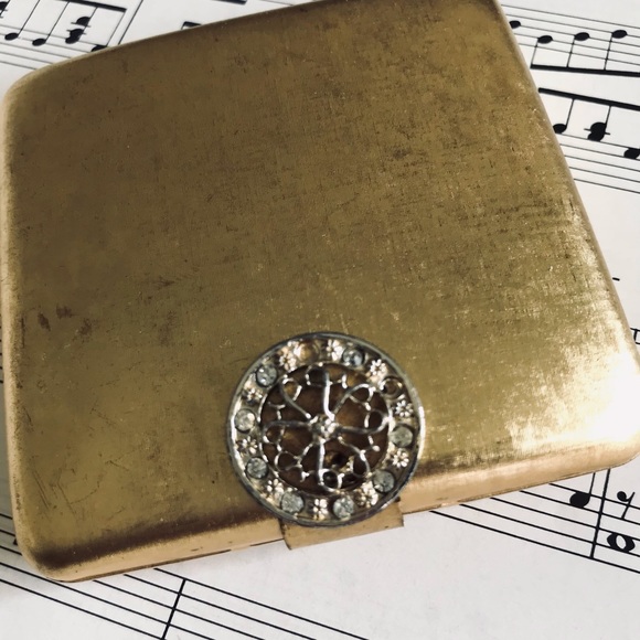 Vintage gold Avon mirror compact - Picture 3 of 7